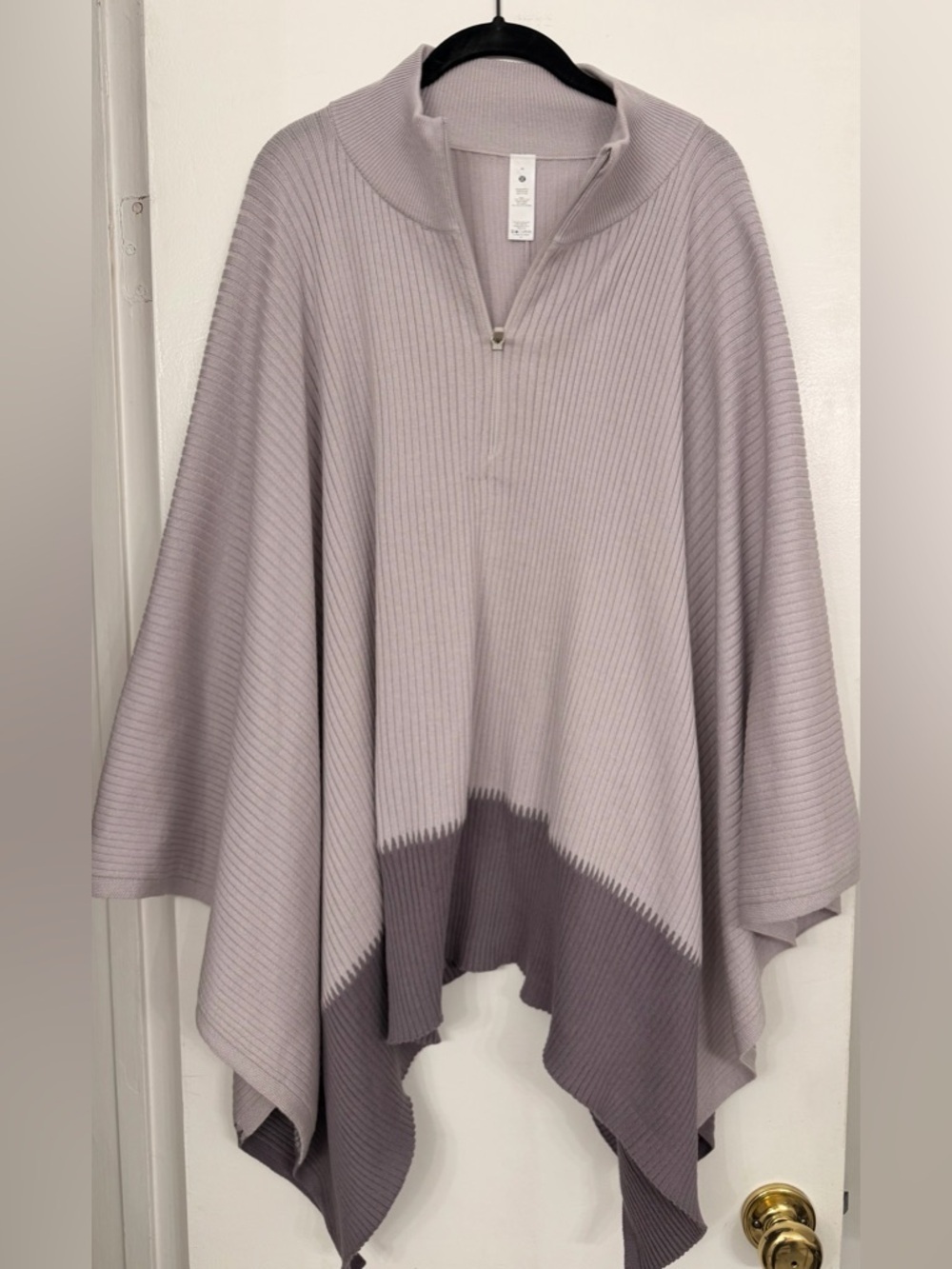 Lululemon On The Go Poncho Gray & Lavender ONE SIZE